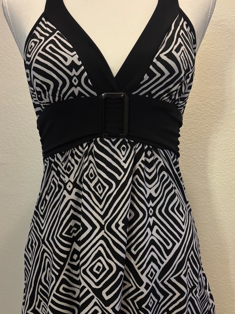 BCX Retro 70s Style Black and White Geometric Halter Top